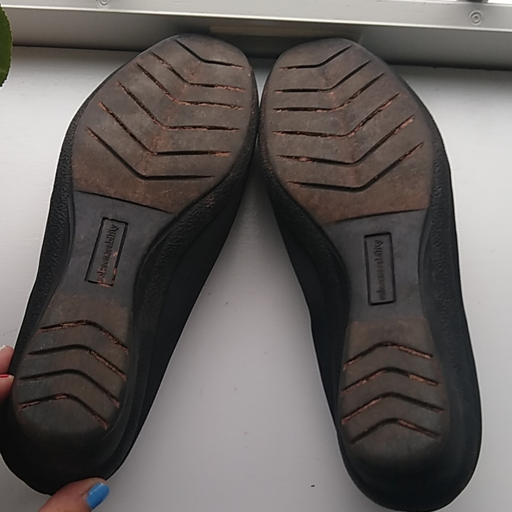 Shoes - Picture 3 of 3